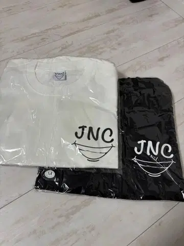 쟈니노 채널 T셔츠 화이트 블랙 세트