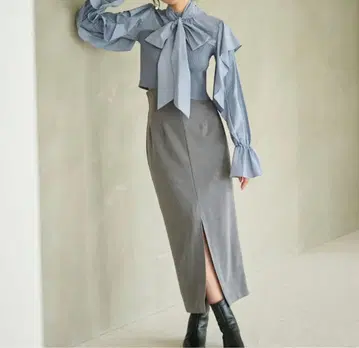 릴리안 캐럿 사이드 파이핑 타이트 스커트