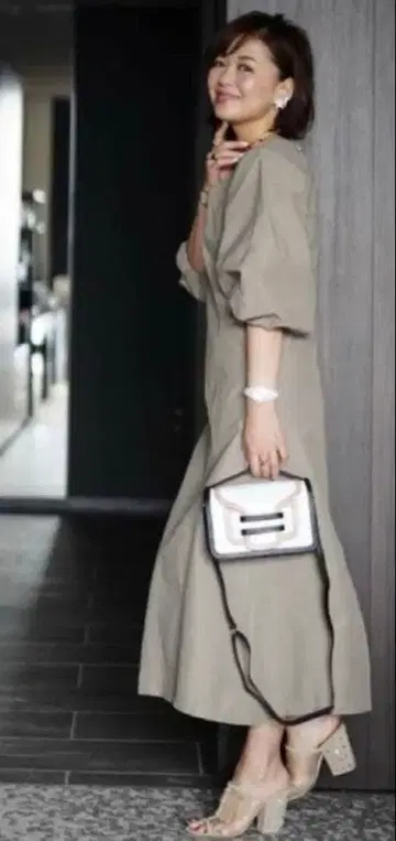 이데알루체 올리비아 원피스