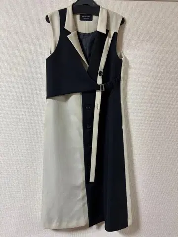 [ UNITED TOKYO ] 바이컬러 슬리브리스 원피스