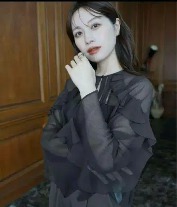 NOBLE x L'AUBE BLANC 카지마리 블라우스