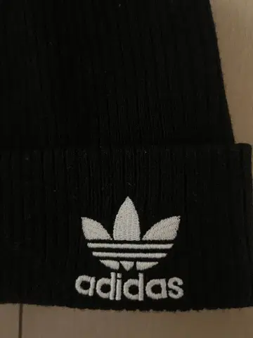 adidas 블랙 니트 모자 트레포일
