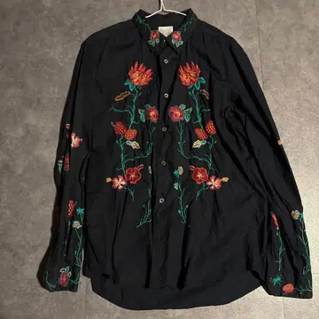 꽃무늬 자수 긴팔 셔츠 M 사이즈