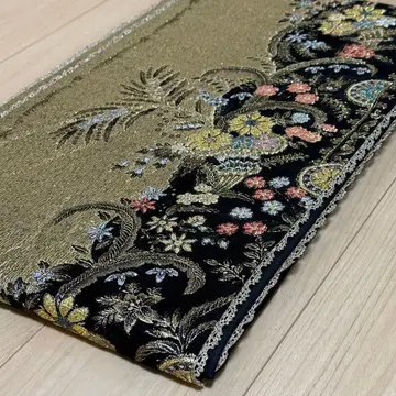 기모노 오비 골드 컬러와 블랙 컬러의 꽃무늬 자수 오비