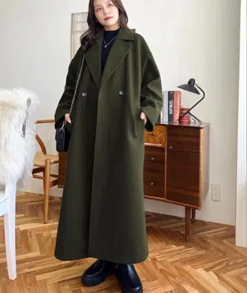 올리브 그린 더블 브레스트 롱 코트