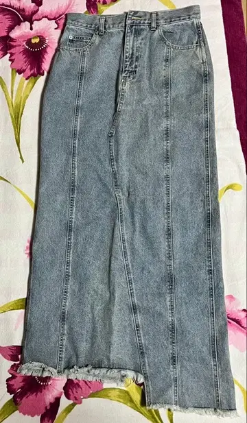 리메이크풍 데님 내로우 스커트 새상품급