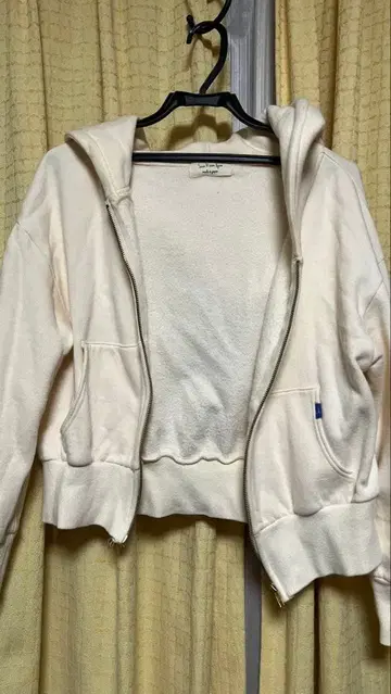 화이트 맨투맨 후드티