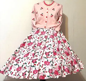 체리 장미 장미 올디스 로큰롤 서큘러 스커트 전엔