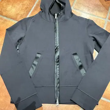 키요코 타카세 블랙 지퍼 후드티 여성용 S 미사용급 긴팔