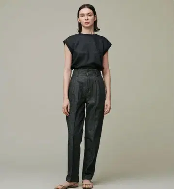 uncrave WHITE 데님 테이퍼드 팬츠 사이즈 0