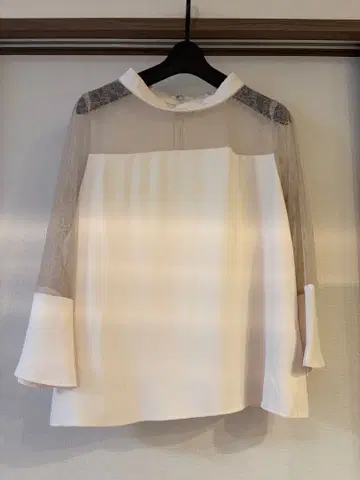 NOBLE 꽃무늬 레이스 블라우스