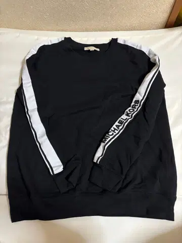 마이클코어스 트레이닝복