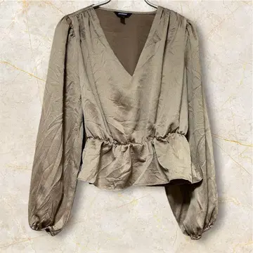 EXPRESS 골드 V넥 페플럼 블라우스 [ 사이즈 M ] 세레모니