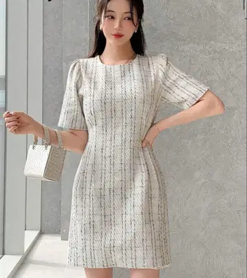 스트라이프 패턴 타이트 핏 미니 원피스