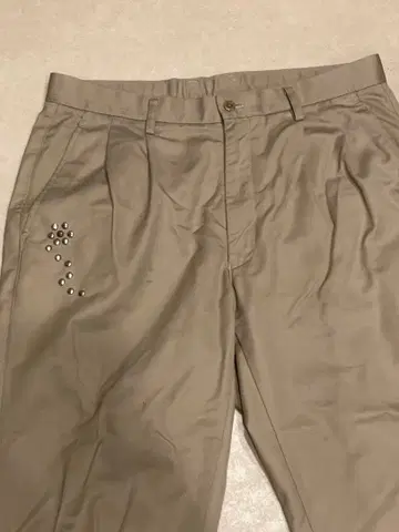 치노 팬츠 스터드 아메카지 초레어