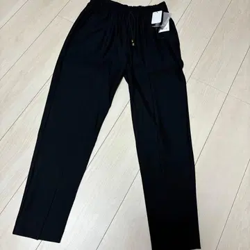 새상품 세븐페어리 테이퍼드 팬츠 블랙 슬릿 스트레치