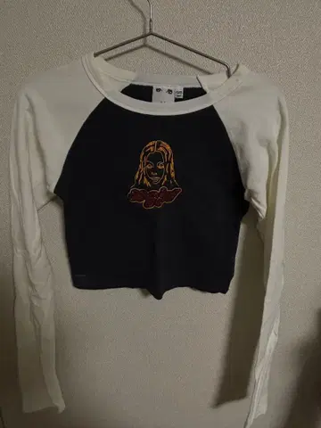 x-girl 긴팔 크롭 T셔츠 블랙/화이트