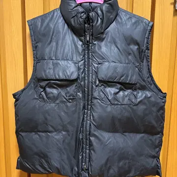 EASTBOY 블랙 다운 베스트 프론트 포켓 부착