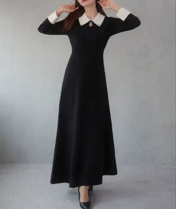 JUNOAH 바이컬러 세미 플레어 니트 원피스