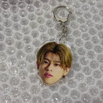 D리그 TAKUMI 쿠와바라 타쿠미 페이스 키링