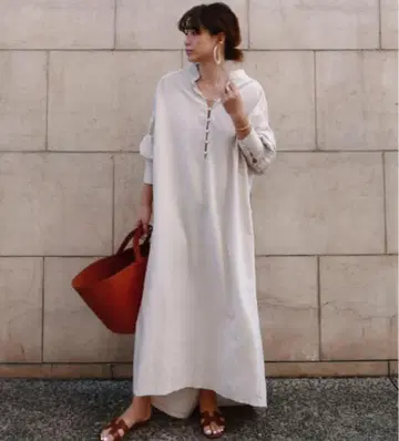 ETRE TOKYO 백 오픈 개더 롱 원피스