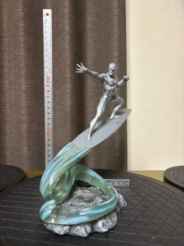 실버 서퍼 레진 키트 피규어 페인팅 완료 완성품 약 25cm