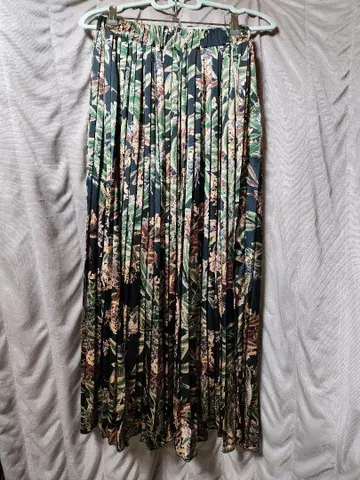 보태니컬 무늬 플리츠 스커트