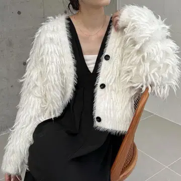 [ 새상품 ] CAPRICIEUX LEMAGE 프린지 V 가디건 화이트