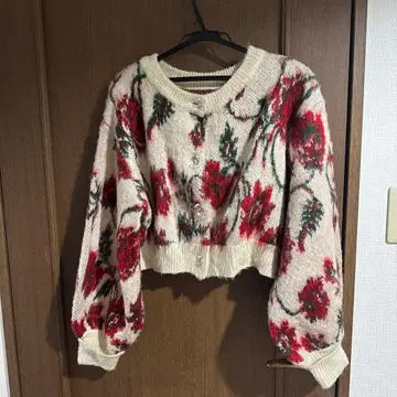 꽃무늬 크롭 스웨터