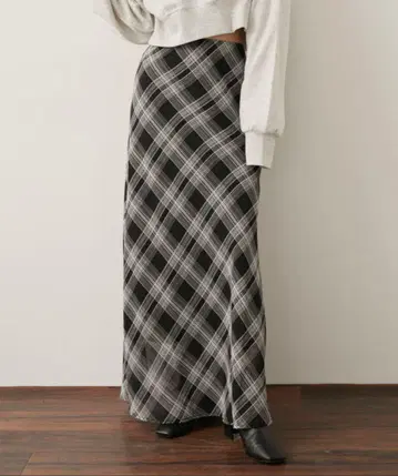 체크 내로우 스커트 앤트마리스