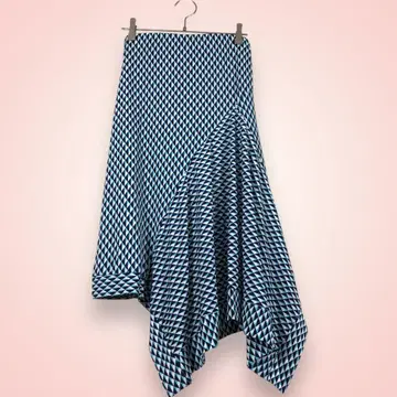 LORA DALY 비대칭 롱 스커트 다이아몬드 패턴 프랑스제