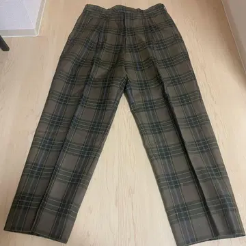 체크 무늬 슬랙스 ( 그린 브라운 )