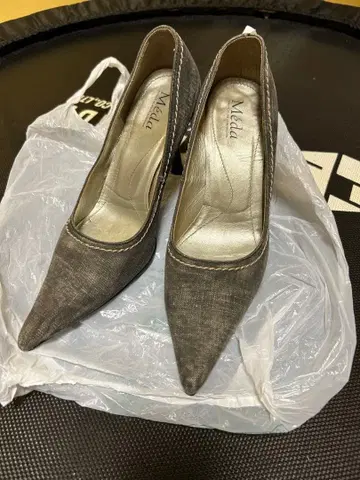 Meda 그레이 스틸레토 하이힐