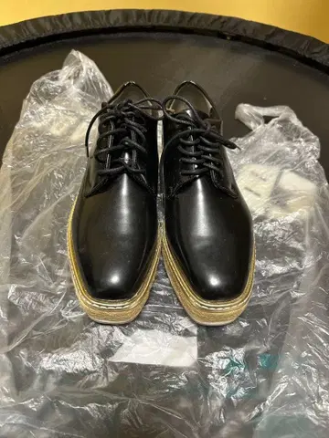 블랙 가죽풍 통굽 신발