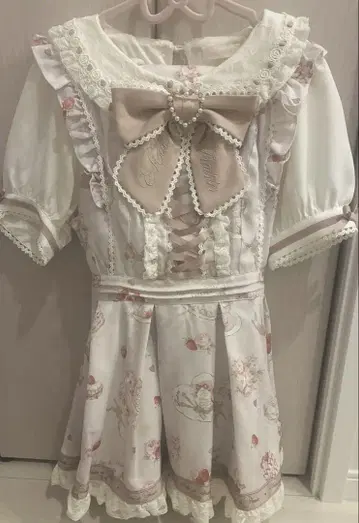 LIZ LISA salon de fraise 패턴 셋업