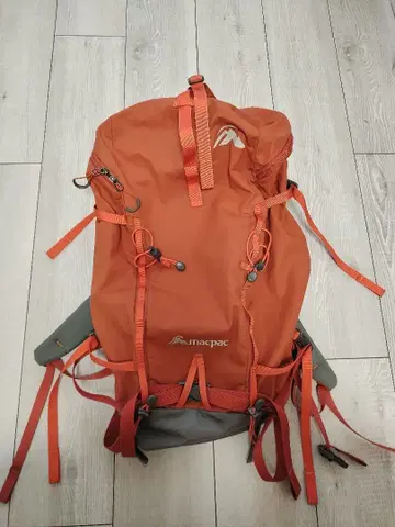 macpac Pursuit 40 백팩 오렌지