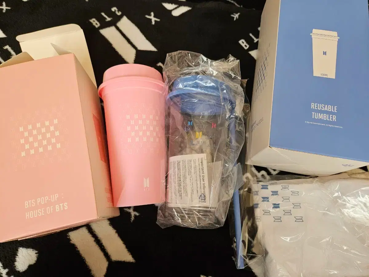 New product) Bangtan pop up tumbler reusable water bottle bts