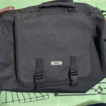 BMW 메신저 백 블랙 노움코어