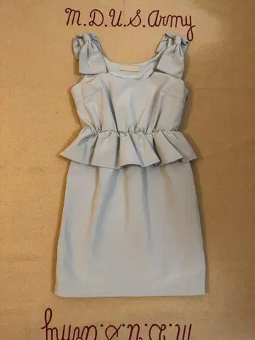 Limitless Luxury 페플럼 원피스 파티