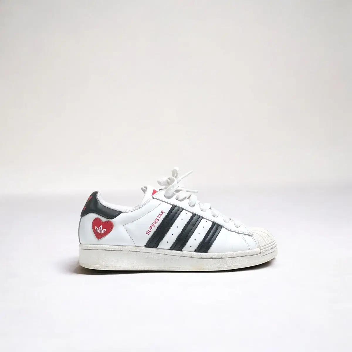 ADIDAS 아디다스 Adidas Superstar White Heart Sneakers 250 on