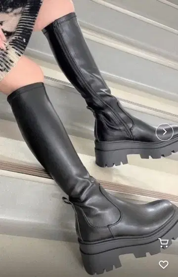 미사용 새상품 R&E 블랙 롱 부츠 통굽