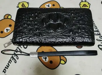 손톱 자국 엠보싱 가공 블랙 장지갑