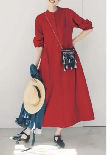 리브 인 컴포트 코토리립 콜라보 편리한 착용감 원피스 빨간색