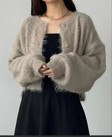 숏 샤기 니트 가디건 그레이쉬 베이지