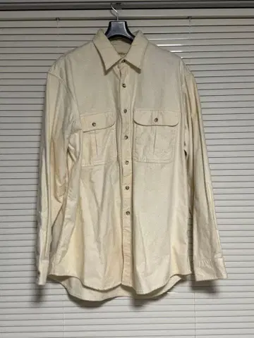 st john's bay 포켓 부착 셔츠 크림색