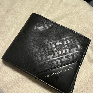 TOMMY HILFIGER 블랙 접이식 지갑