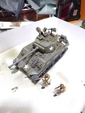 1/35 미국 육군 M4A3/76 샤먼 중전차 완성품