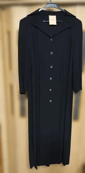 Sybilla 카라 부착 블랙 원피스