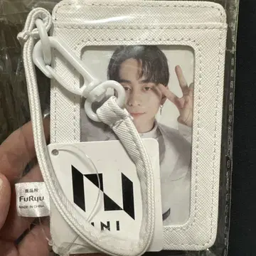 INI FuRyu 니시 히로토 패스 케이스