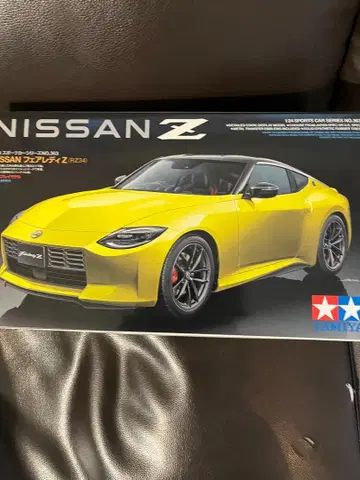 타미야 1/24 페어레이디 Z (RZ34) 프라모델